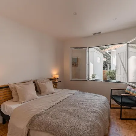 Maison 8p Avec Piscine Proche De La *